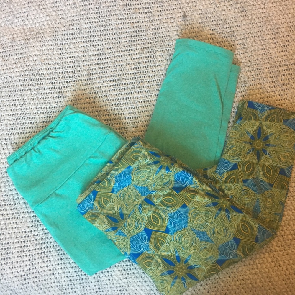 SOLD 2 Pair LuLaRoe Leggings 👌🏻